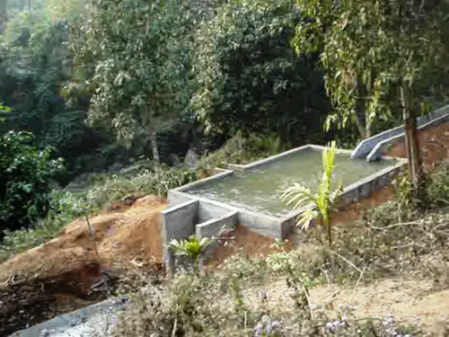 File:SLP006 2-500x375.png