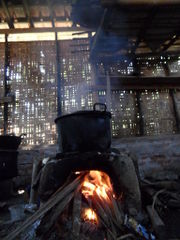 Cooking on open fire, Indonesia 2011, Katharina Wiedemann.jpg